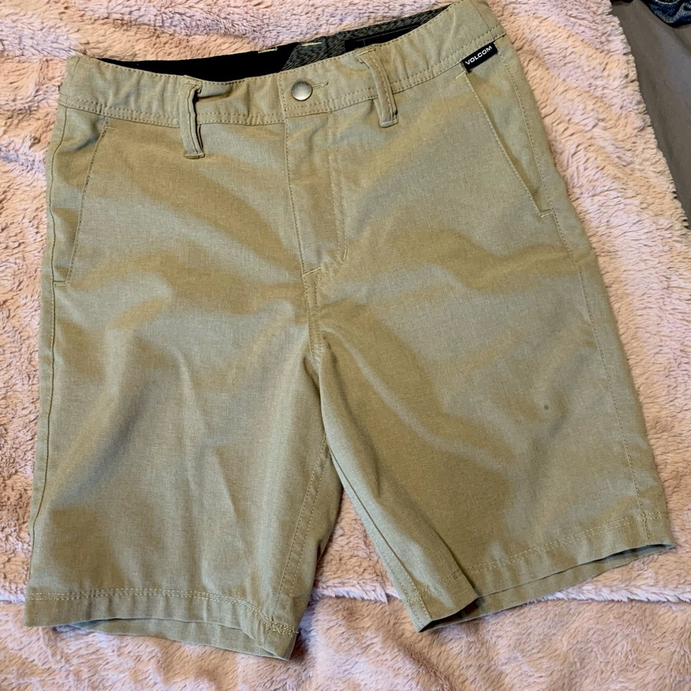 Volcom Boys Khaki Surf and Turf Shorts size 7